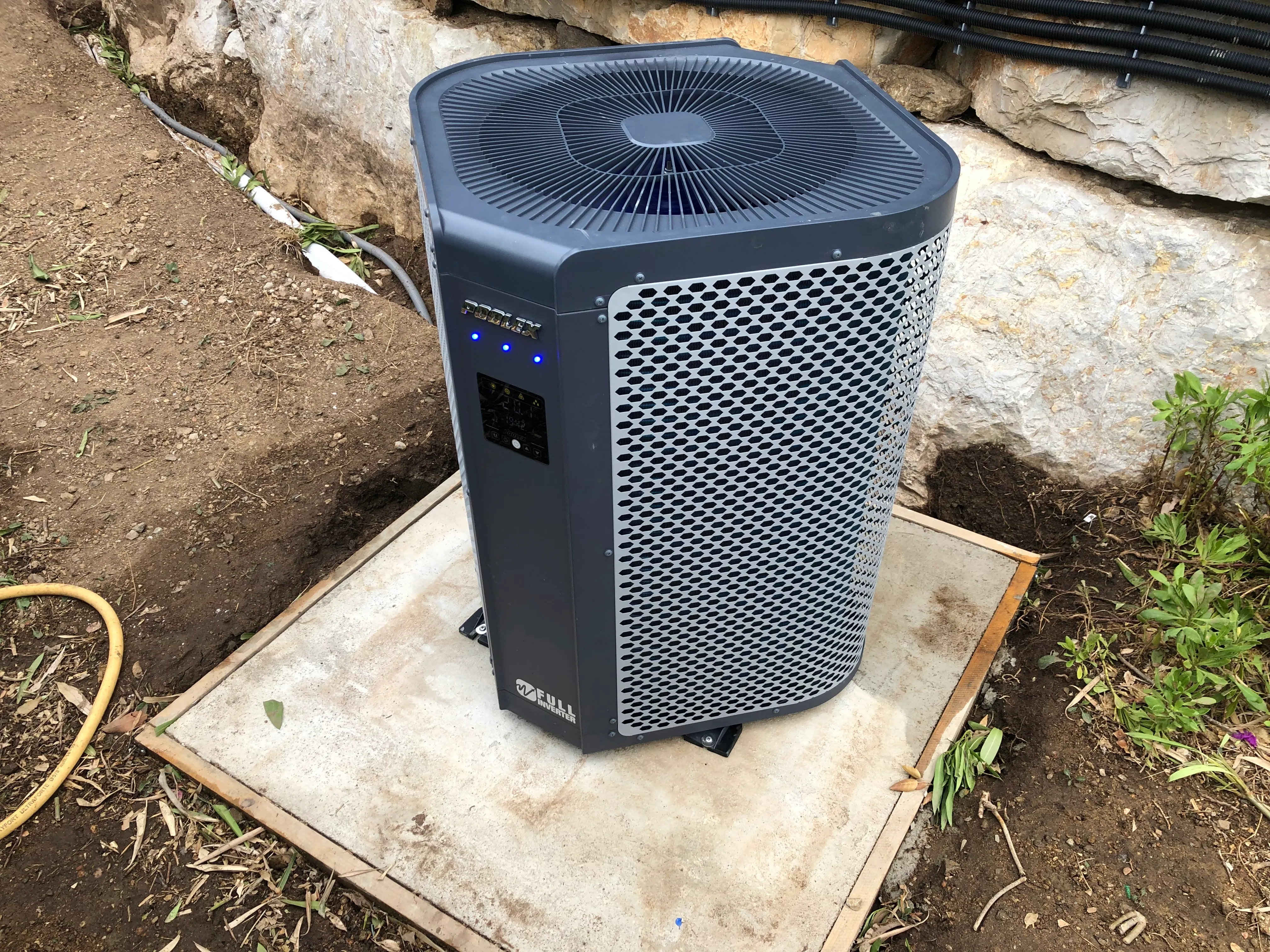 Installation régulation pH électrolyse au sel chauffage piscine par Aquacare Service